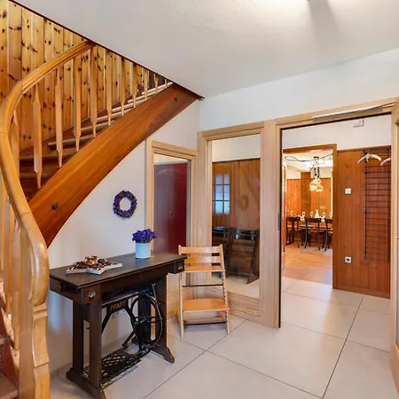 Lug Ins Tal - Gruppenhaus