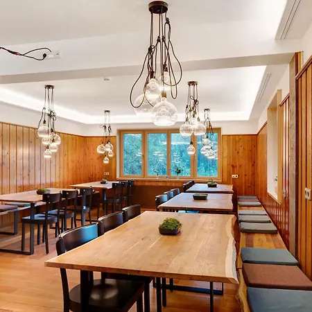 Lug Ins Tal - Gruppenhaus