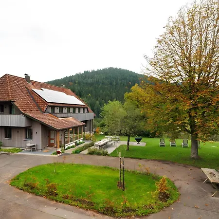 Lug Ins Tal - Gruppenhaus *